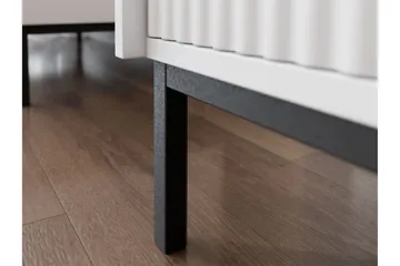 Bjurholm Vitrinskåp 104x146 cm - Vit - Products - Förvaring - Skåp - Vitrinskåp