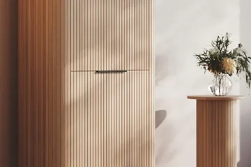 Kopparbo Högskåp Vitlaserad Ek - Ljust vitlaserat ekträ - Products - Förvaring - Skåp - Förvaringsskåp