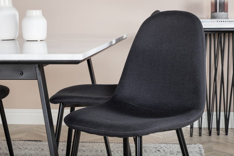 Estelle Matgrupp 140 cm Rektangulär med 4 Polar stolar - Svart - Products - Möbler - Bord & matgrupp - Matgrupp