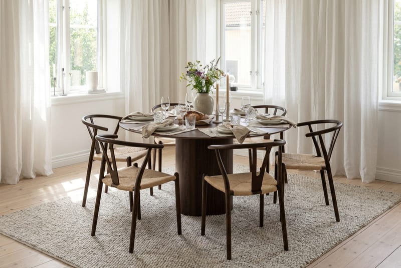 Juno Matgrupp runt 150 cm Valnöt med 6 Elysia Matstolar - Valnöt - Products - Möbler - Bord & matgrupp - Matgrupp