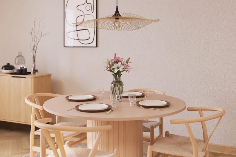 Kopparbo Matgrupp 130 cm Rund med 4 Dastoori Matstolar - Beige - Products - Möbler - Bord & matgrupp - Matgrupp