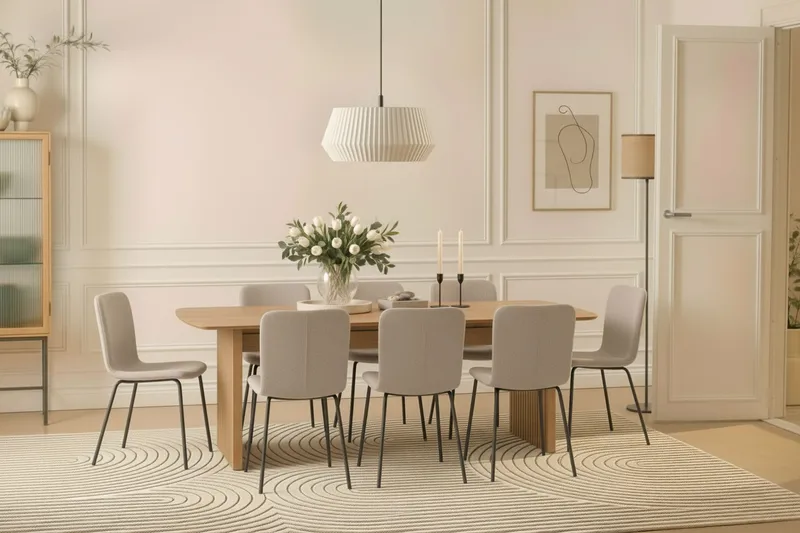 Richeto Matbord 240 cm med 8 Katy Matstolar - Naturlig finish / Greige Bouclé / Metallben Svart - Products - Möbler - Bord & matgrupp - Matgrupp