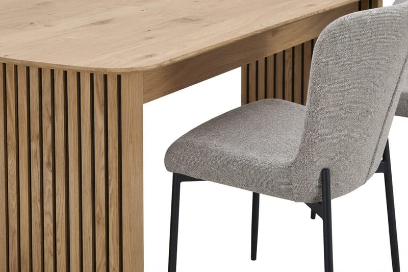 Richeto Matgrupp Ek 180 cm med 4 Elsie Matstolar - Ek - Products - Möbler - Bord & matgrupp - Matgrupp