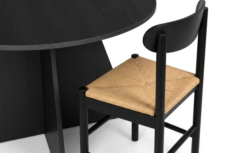 Vera Matgrupp runt 110 cm Svart med 4 Malte Matstolar - Products - Möbler - Bord & matgrupp - Matgrupp