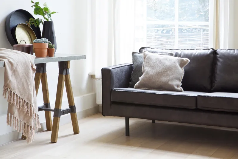 Lissbon 3-sits Soffa - Svart - Products - Möbler - Soffa - Skinnsoffa