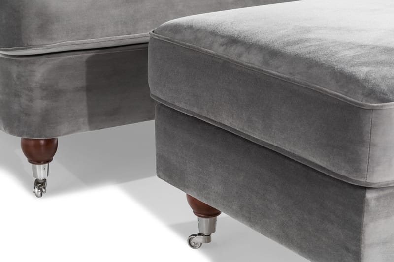 Howard Riviera Soffgrupp Svängd 3-sits + 2-sits Soffa + Fåtölj + Fotpall i Sammet - Ljusgrå - Products - Möbler - Soffa - Soffgrupp - Howard soffgrupp