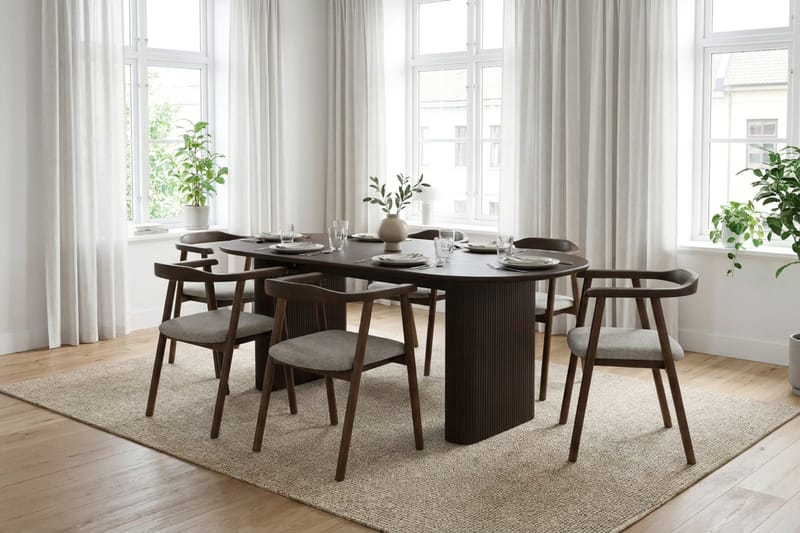 Jolie Matstol i trä med tygsits - Rökt ek - Products - Möbler - Fåtölj & stolar - Karmstol
