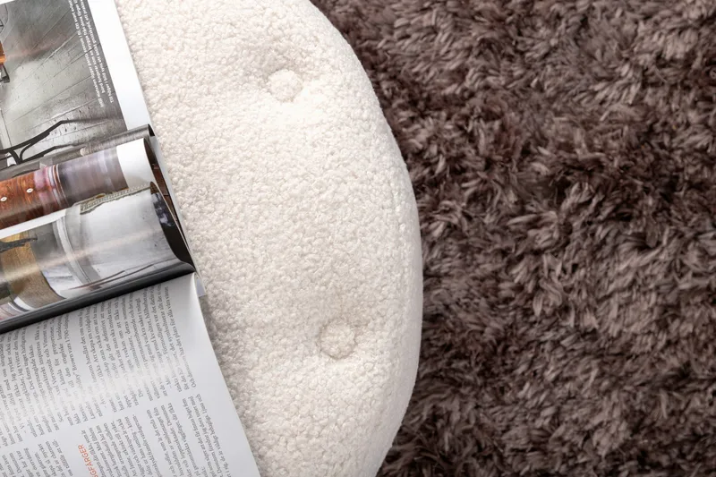 Benjamin Sittpuff - Benvit - Products - Möbler - Fåtölj & stolar - Pall & puff - Sittpuff