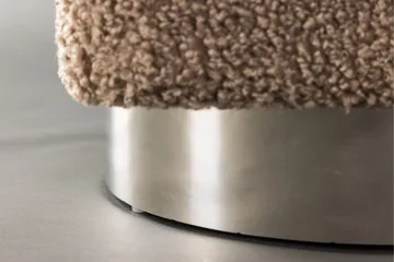 Newton Fotpall - Brun - Products - Möbler - Fåtölj & stolar - Pall & puff - Fotpallar