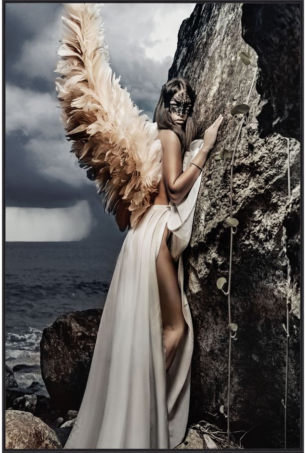 Lasimaalaus - Enkeli valepuvussa - 80x120 cm Lasimaalaus - Enkeli valepuvussa - 80x120 cm