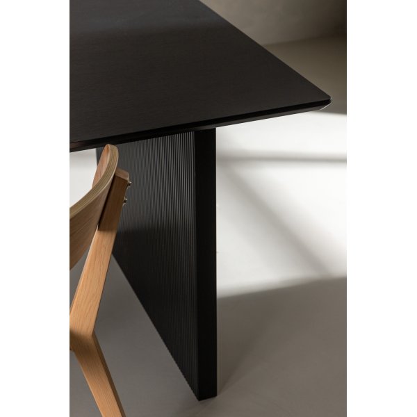 Vail ruokapöytä 200 x 100 cm - Musta Vail ruokapöytä 200 x 100 cm - Musta