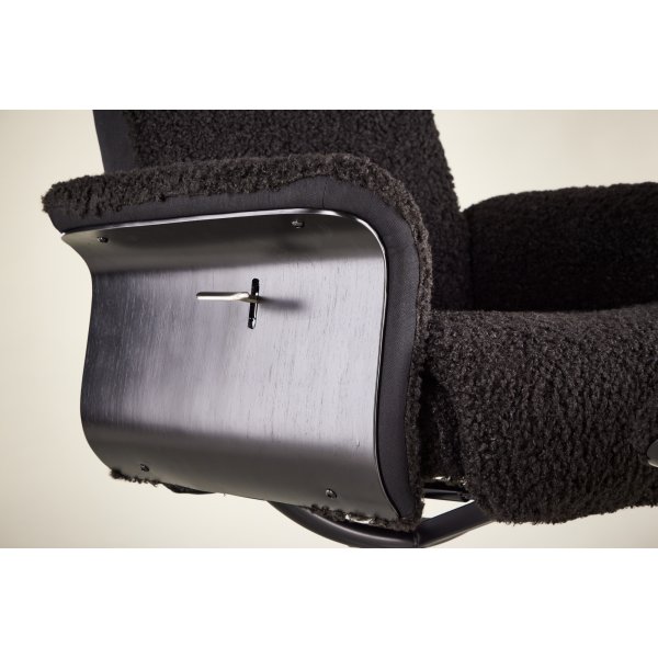 Hagön lepotuoli jalustalla - musta / kromi + Huonekalujen puhdistus Hagön lepotuoli jalustalla - musta / kromi + Huonekalujen puhdistus