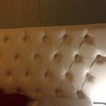 Asiakaskuva Dream sängynpääty mukana seinäkiinnike (valkoinen ekonahka) - 180 cm