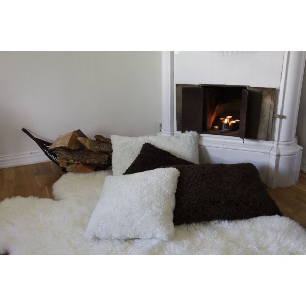 Kihara tyynynpäällinen lampaannahkaa Ruskea Kihara tyynynpäällinen lampaannahkaa Ruskea