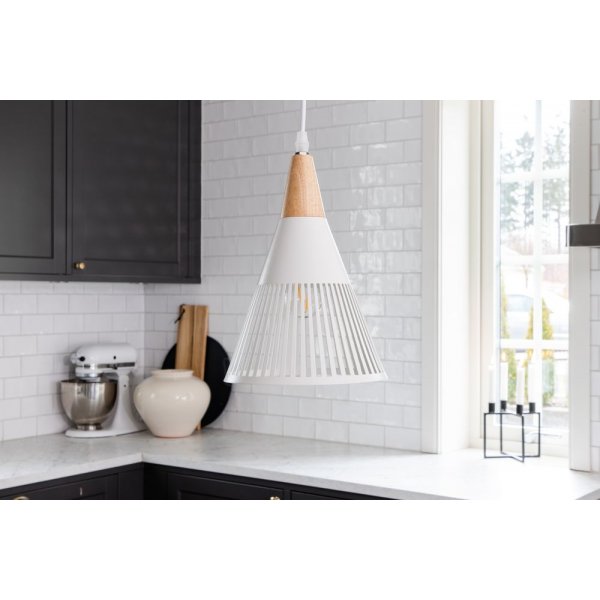 Nittsj� kattovalaisin - valkoinen