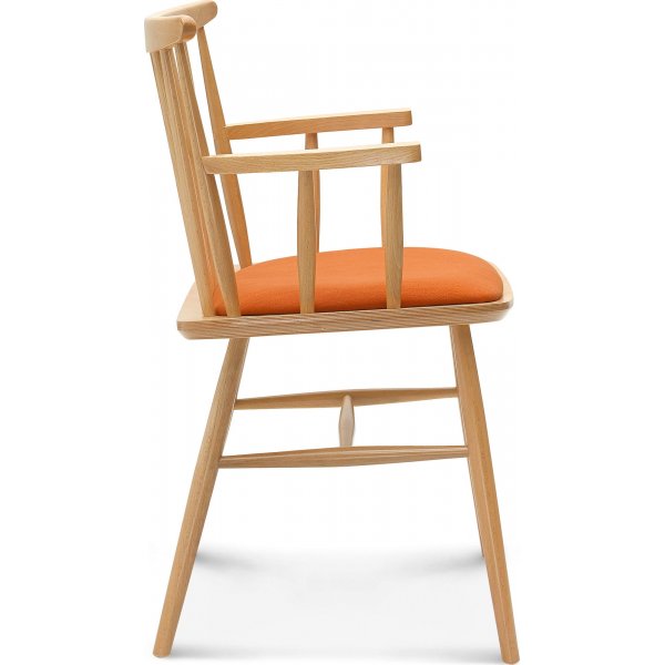 Vanessa nojatuoli - Valinnainen rungon ja verhoilun vri!