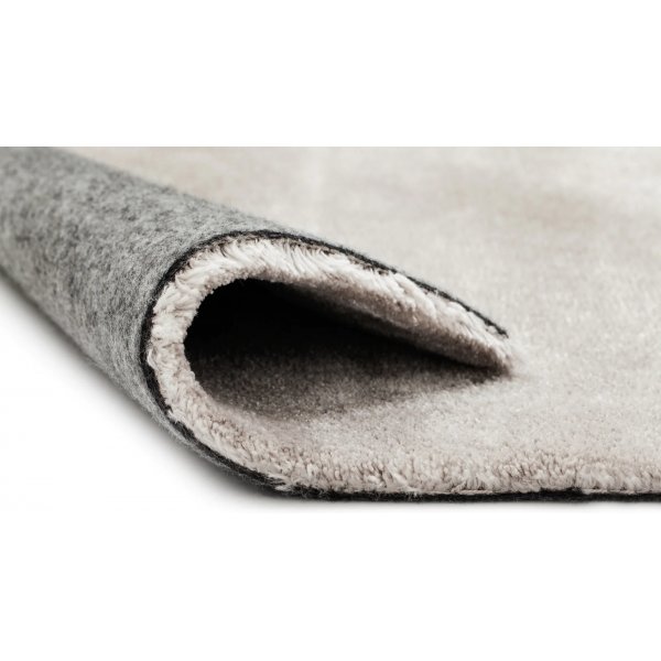 Kiusaus - hopeaa Kiusaus - hopeaa