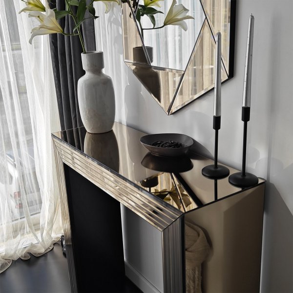 Triono-mukavuuspöytä 91 x 30 cm - Pronssi Triono-mukavuuspöytä 91 x 30 cm - Pronssi