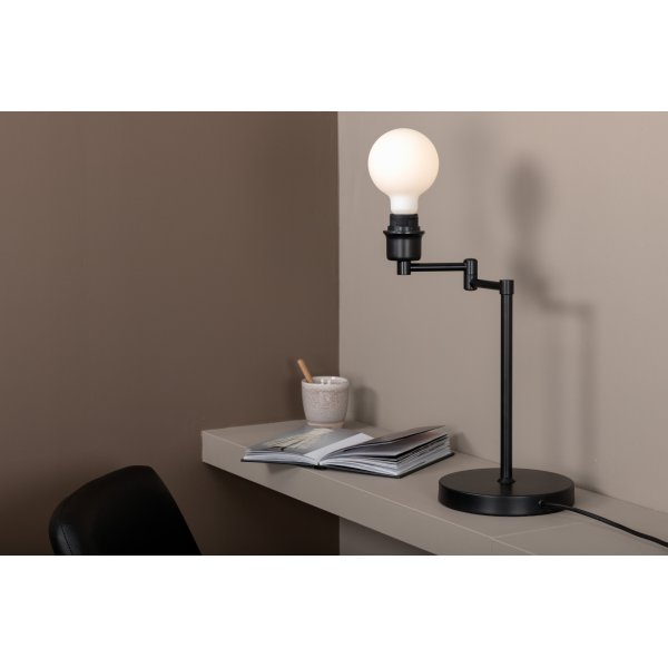 Lola pöytävalaisin - musta Lola pöytävalaisin - musta