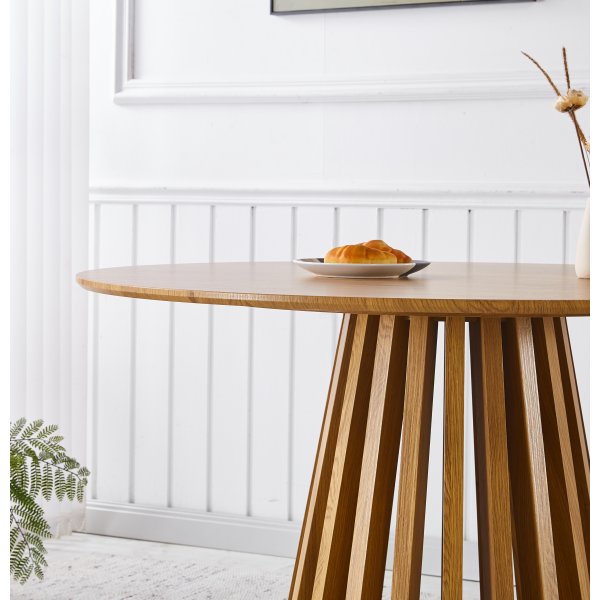 Inez pyöreä ruokapöytä Ø120 cm - Tammi Inez pyöreä ruokapöytä Ø120 cm - Tammi