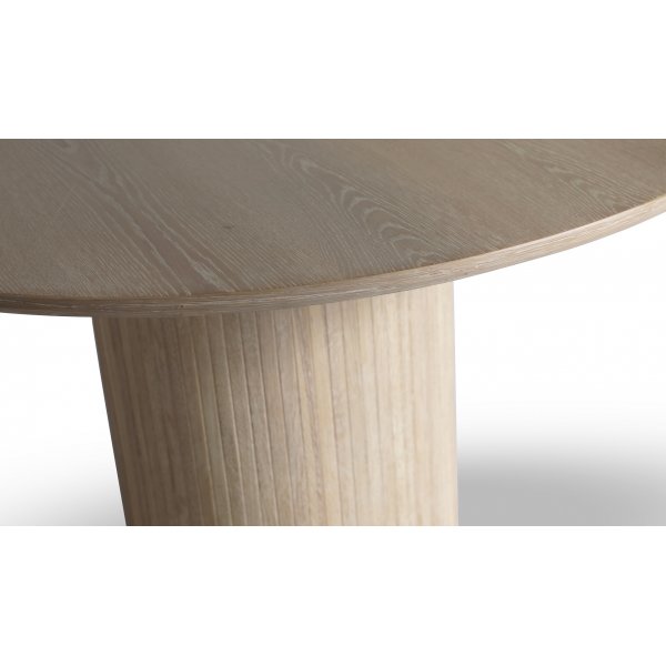 Nova sohvapöytä Ø80 cm - Valkoinen öljytty tammi + Huonekalujen tekstiilien hoito Nova sohvapöytä Ø80 cm - Valkoinen öljytty tammi + Huonekalujen tekstiilien hoito