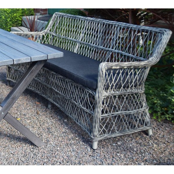 Ruokailuryhmä Provence: Sohva, nojatuolit ja ruokapöytä harmaata tahraa + Huonekalujen puhdistus Ruokailuryhmä Provence: Sohva, nojatuolit ja ruokapöytä harmaata tahraa + Huonekalujen puhdistus