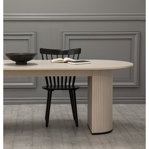 Soikea ruokapyt valkoiseksi kalkittuna 200x90 cm - Bianca