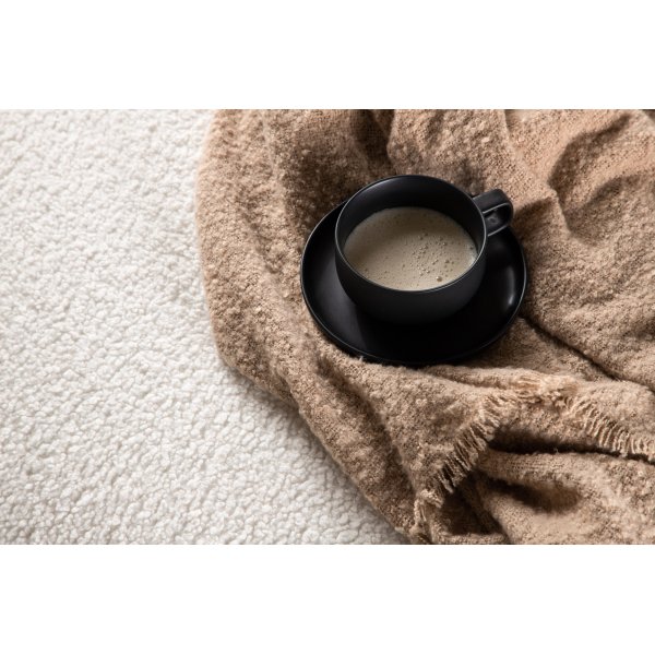 Kelso 2-istuttava sohva - Valkoinen nalle Kelso 2-istuttava sohva - Valkoinen nalle