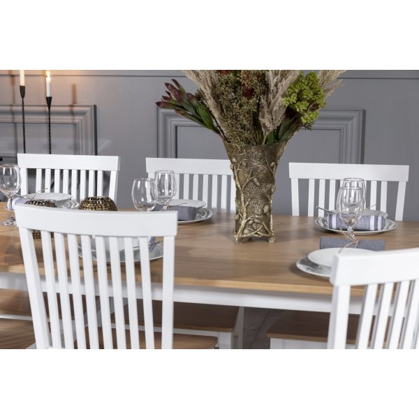 Fårö-ruokailuryhmä: Pöytä 180 cm sisältäen 6 Fårö-tuolia - Tammi/valkoinen + 6.00 x Tuolin tyyny Fårö-ruokailuryhmä: Pöytä 180 cm sisältäen 6 Fårö-tuolia - Tammi/valkoinen + 6.00 x Tuolin tyyny