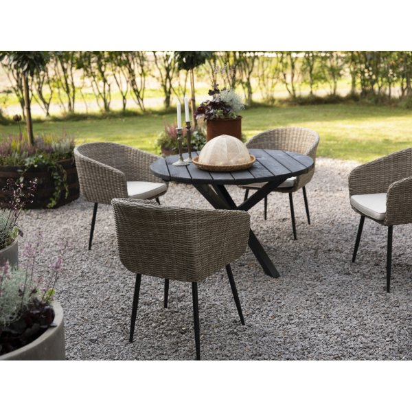 Ulkoryhmä: musta pyöreä ruokapöytä Ø112 cm ja 4 nojatuolia Ulkoryhmä: musta pyöreä ruokapöytä Ø112 cm ja 4 nojatuolia