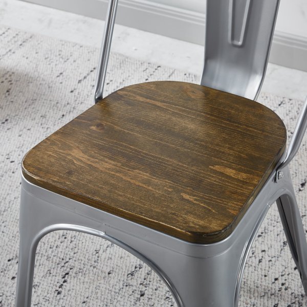 Iris-metalliruokatuoli puisella istuimella Iris-metalliruokatuoli puisella istuimella