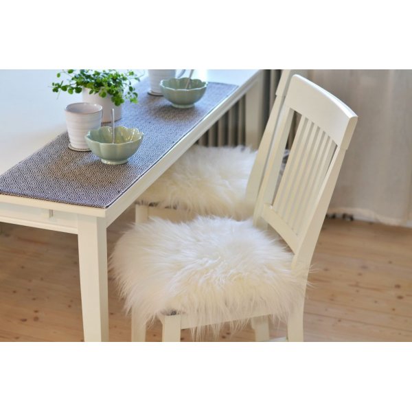 Molly-tuolin tyyny lampaannahka Valkoinen