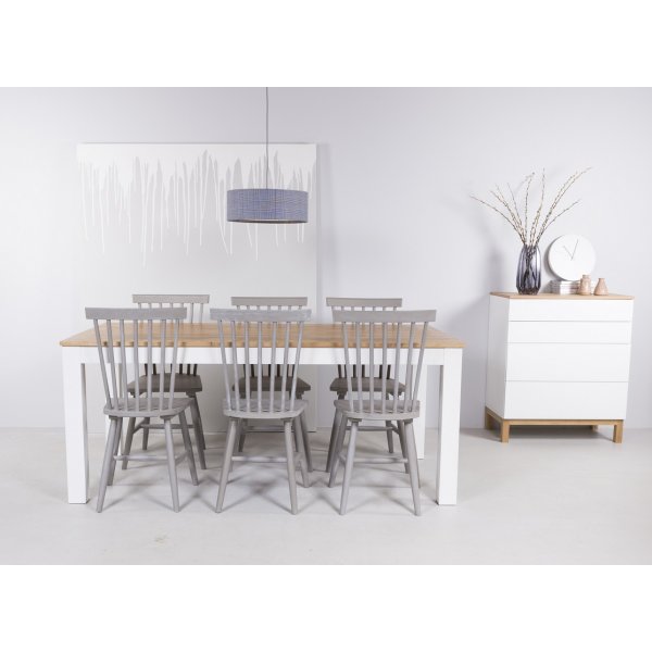 Dalarö-ruokailuryhmä tappituoleineen - 180 cm pöytä valkoinen/tammi ja 6 harmaata tappituolia Dalarö-ruokailuryhmä tappituoleineen - 180 cm pöytä valkoinen/tammi ja 6 harmaata tappituolia