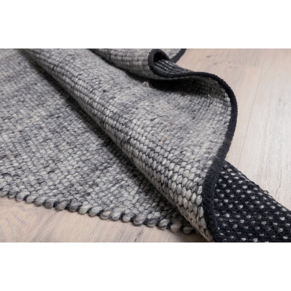 Allison-villamatto - Hopeanväristä villaa Allison-villamatto - Hopeanväristä villaa