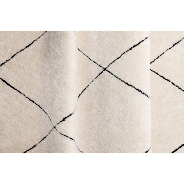 Patrik matto - Musta/valkoinen Patrik matto - Musta/valkoinen