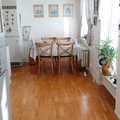 Asiakaskuva Gaston-tuoli, taivepuinen rottinki-istuimella - Luonto
