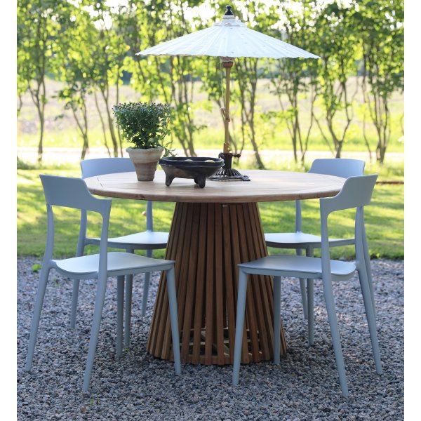 Ruokailuryhmä Saltö teak: Tiikkipöytä noin 120 cm sisältäen 4 Abbe-tuolia Ruokailuryhmä Saltö teak: Tiikkipöytä noin 120 cm sisältäen 4 Abbe-tuolia