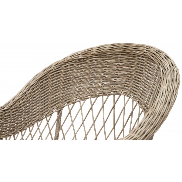 Ulkotuoli luonnonvärisestä synteettisestä rottingista Ulkotuoli luonnonvärisestä synteettisestä rottingista