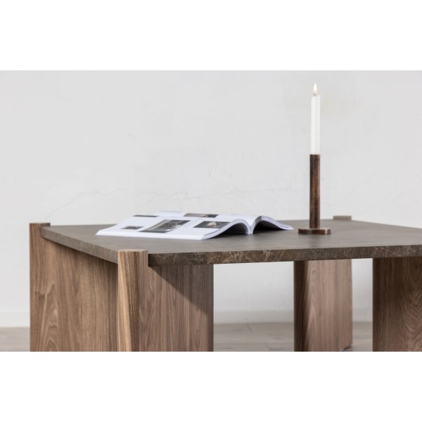 Sohvapöytä Rogaland 100 x 100 cm - Ruskeaa puuta ruskealla marmorijäljitelmällä Sohvapöytä Rogaland 100 x 100 cm - Ruskeaa puuta ruskealla marmorijäljitelmällä