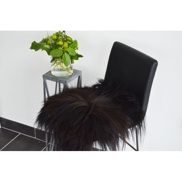 Molly istuintyyny lampaannahka - Musta Molly istuintyyny lampaannahka - Musta