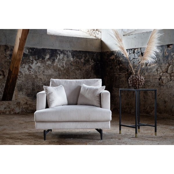 Hedlunda nojatuoli - beige vakosametti Hedlunda nojatuoli - beige vakosametti