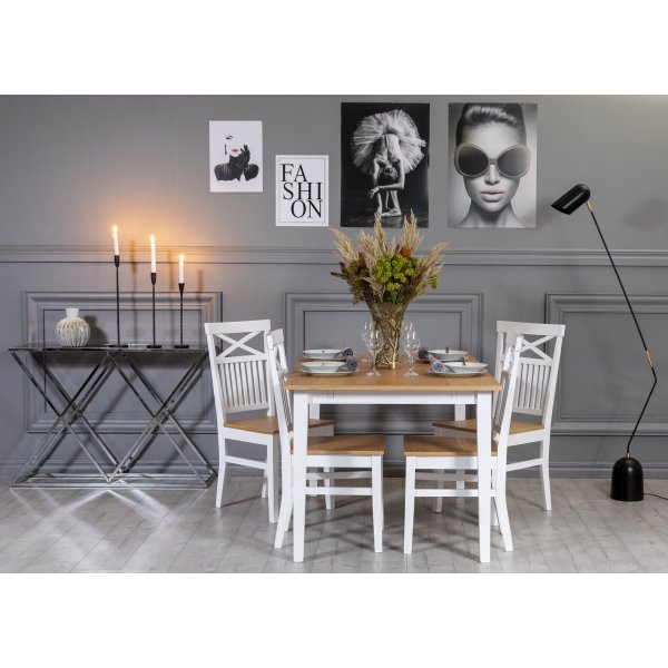 Fårö ruokailuryhmä 140 cm sisältäen 4 tuolia ristillä - Tammi/valkoinen + 3.00 x Huonekalujen jalat Fårö ruokailuryhmä 140 cm sisältäen 4 tuolia ristillä - Tammi/valkoinen + 3.00 x Huonekalujen jalat
