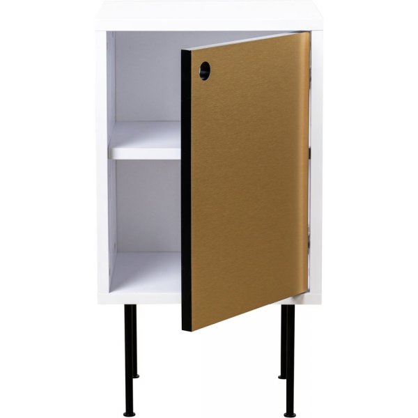 Tilava valkoinen yöpöytä messinkiovella Tilava valkoinen yöpöytä messinkiovella