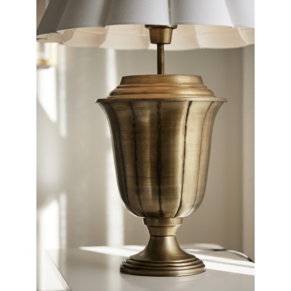 Elli lampun kanta - Messinki - 45 cm