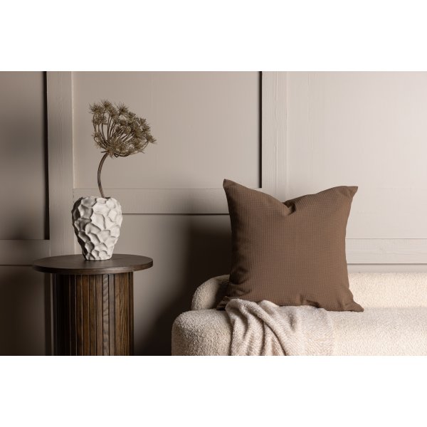 Celine tyynynpäällinen 50 x 50 cm - Tummanruskea Celine tyynynpäällinen 50 x 50 cm - Tummanruskea
