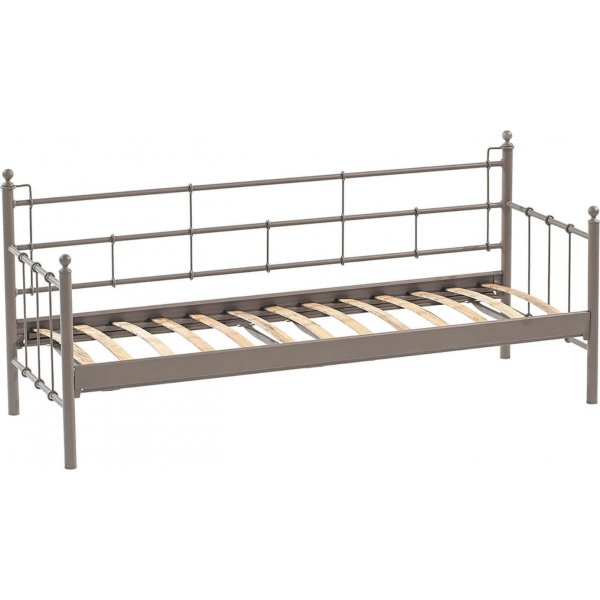 Lalas 3-istuttava ulkosohva - ruskea + Huonekalujen tekstiilien hoito Lalas 3-istuttava ulkosohva - ruskea + Huonekalujen tekstiilien hoito