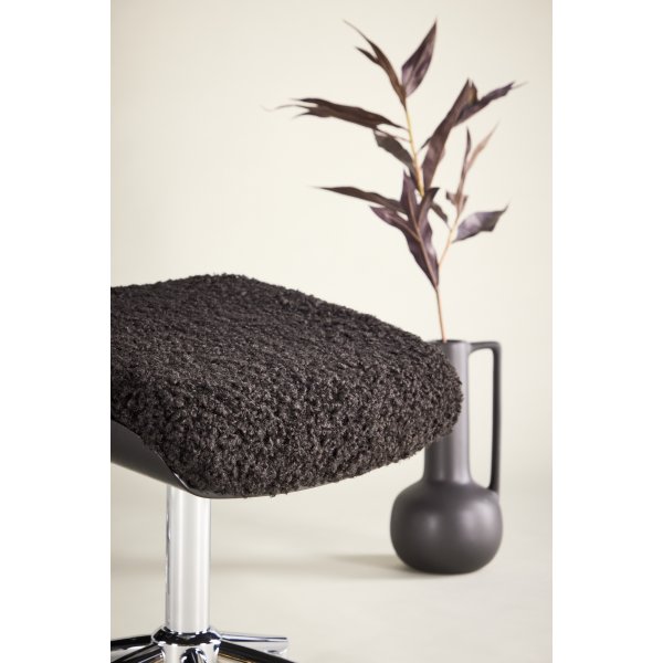 Hagön lepotuoli jalustalla - musta / kromi + Huonekalujen puhdistus Hagön lepotuoli jalustalla - musta / kromi + Huonekalujen puhdistus