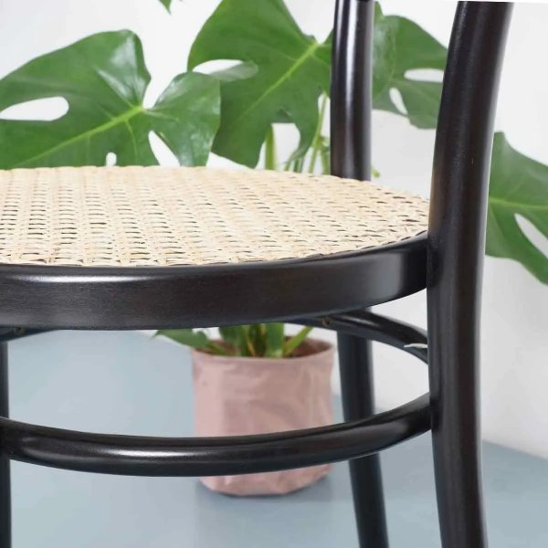 Classic No14- kovapuutuoli - Musta klassikko Classic No14- kovapuutuoli - Musta klassikko