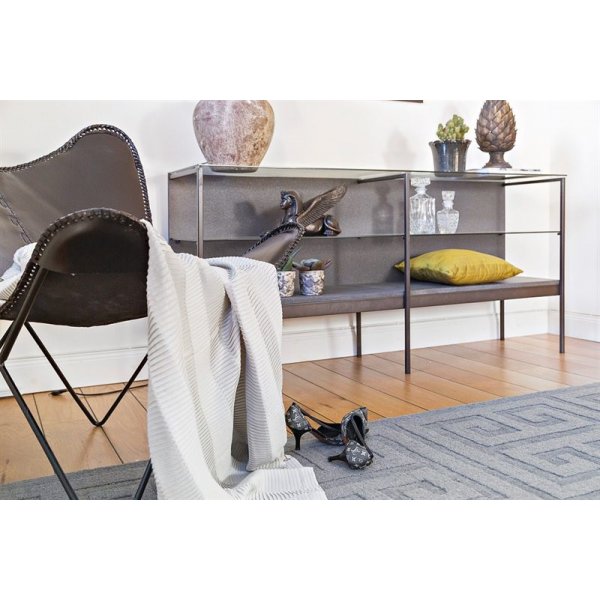 Fiona-sivupöytä l. 160 cm - Musta / Lasi + Huonekalujen tekstiilien puhdistus Fiona-sivupöytä l. 160 cm - Musta / Lasi + Huonekalujen tekstiilien puhdistus