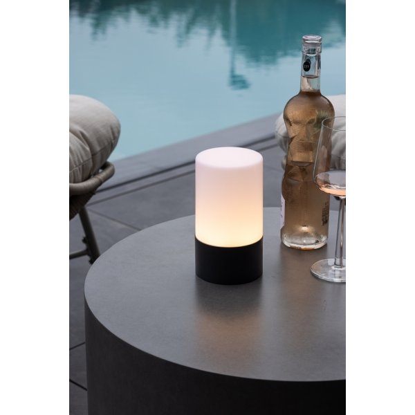 Tubu pöytävalaisin - musta/valkoinen Tubu pöytävalaisin - musta/valkoinen